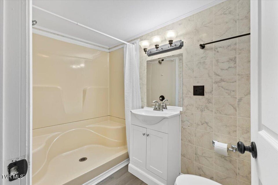 Photo #23: 306 Academy Street