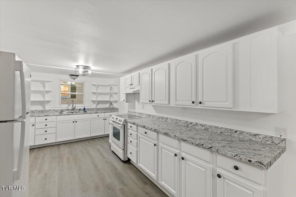 Photo #25: 306 Academy Street