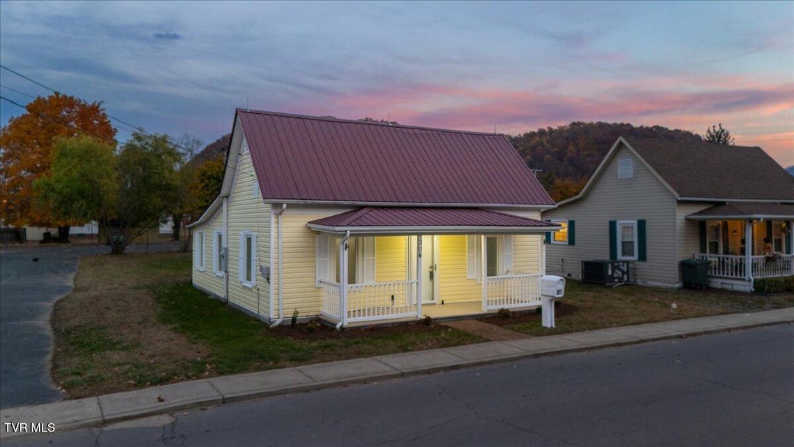 Photo #8: 306 Academy Street