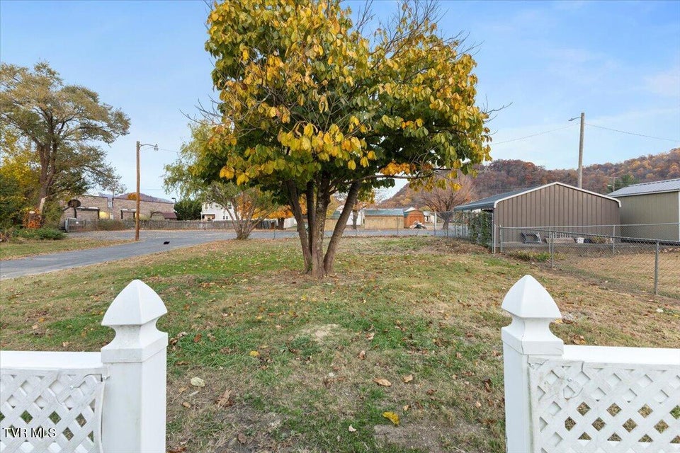 Photo #7: 306 Academy Street