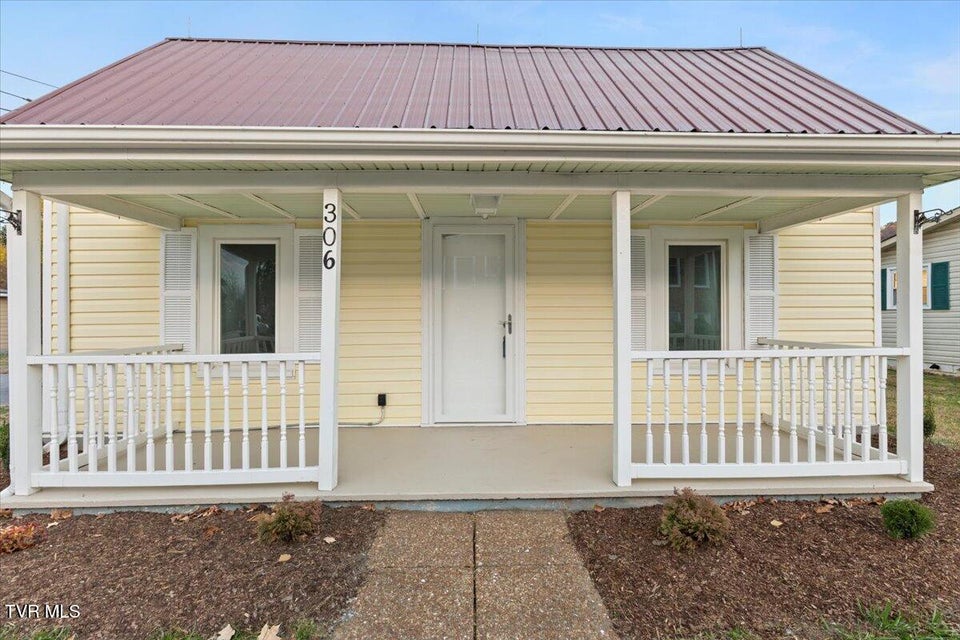 Photo #3: 306 Academy Street