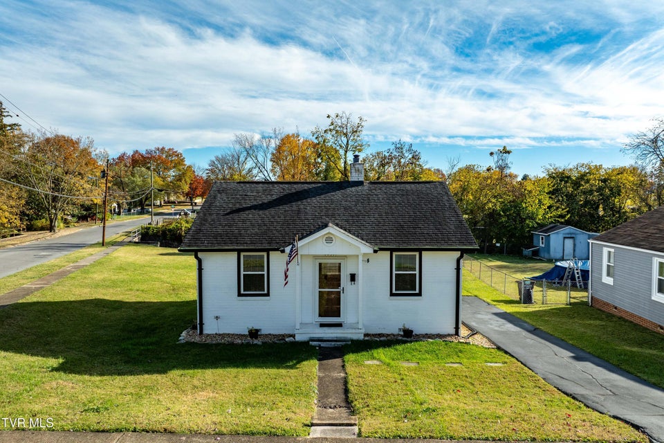 Photo #7: 1457 Garden Drive