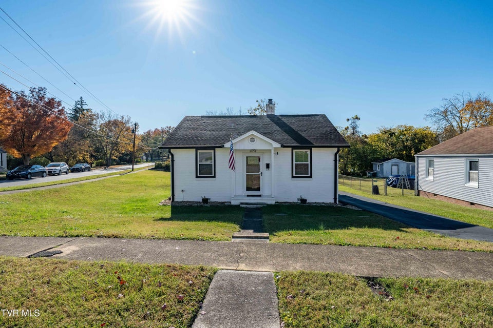 Photo #26: 1457 Garden Drive