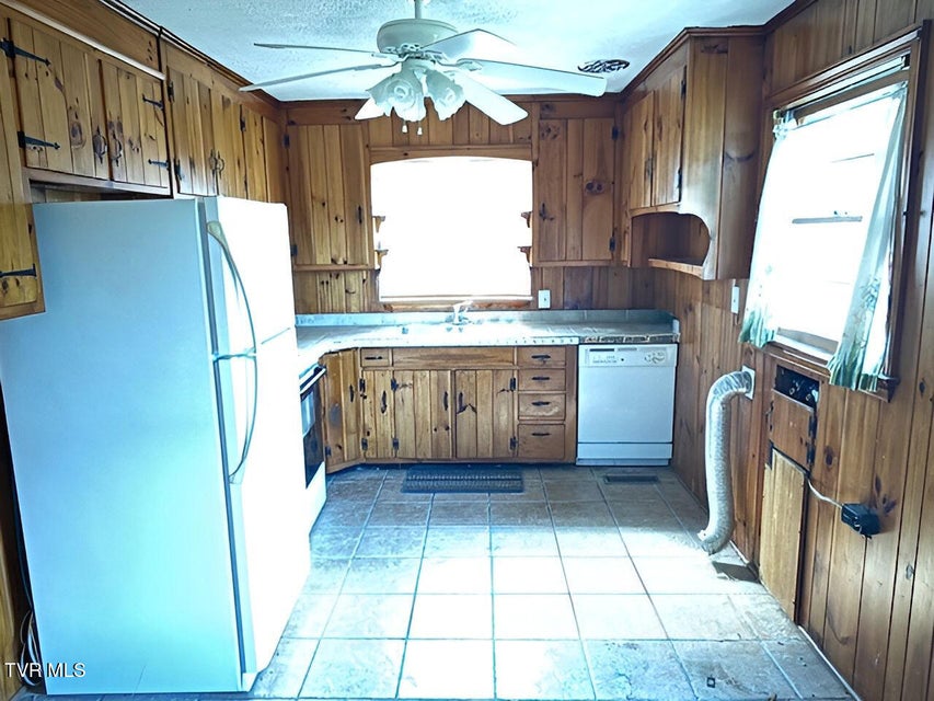 Photo #11: 210 Hemlock Road