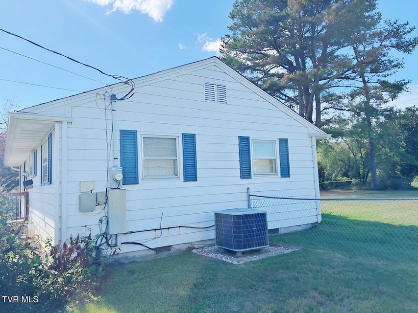 Photo #6: 210 Hemlock Road