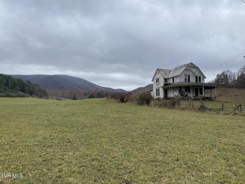 Photo #11: 214 Comers Creek Road