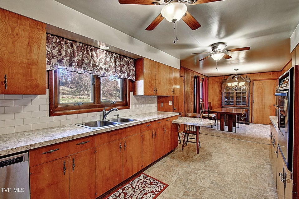 Photo #16: 528 Bays View Road