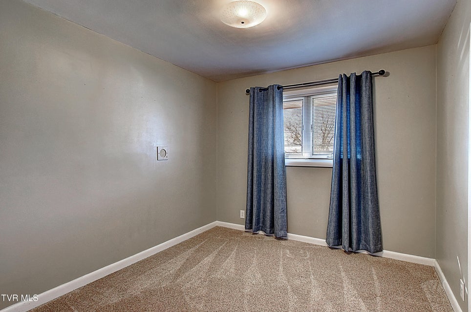 Photo #22: 528 Bays View Road