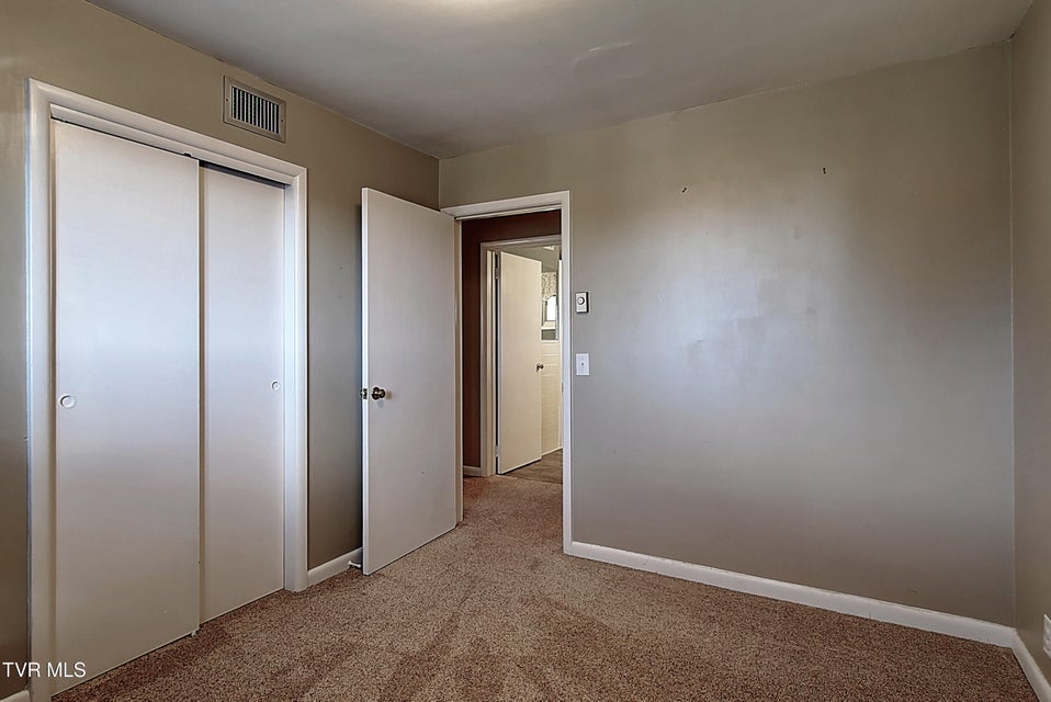 Photo #23: 528 Bays View Road