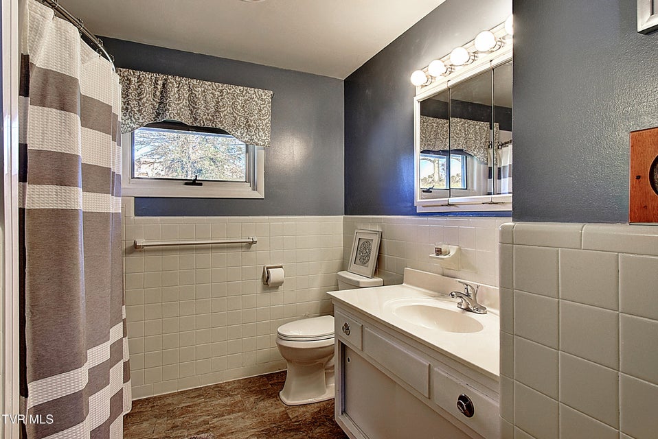 Photo #25: 528 Bays View Road