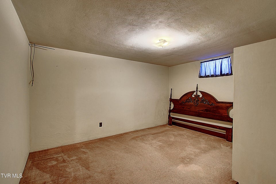 Photo #34: 528 Bays View Road