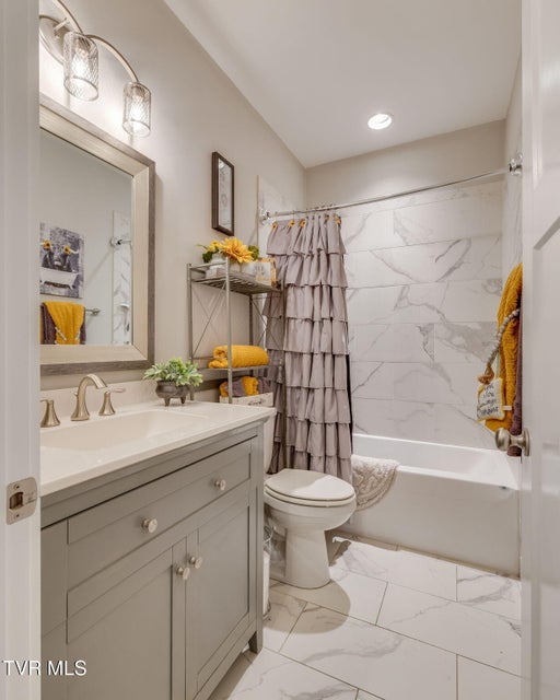 Photo #23: 818 Hales Chapel Road