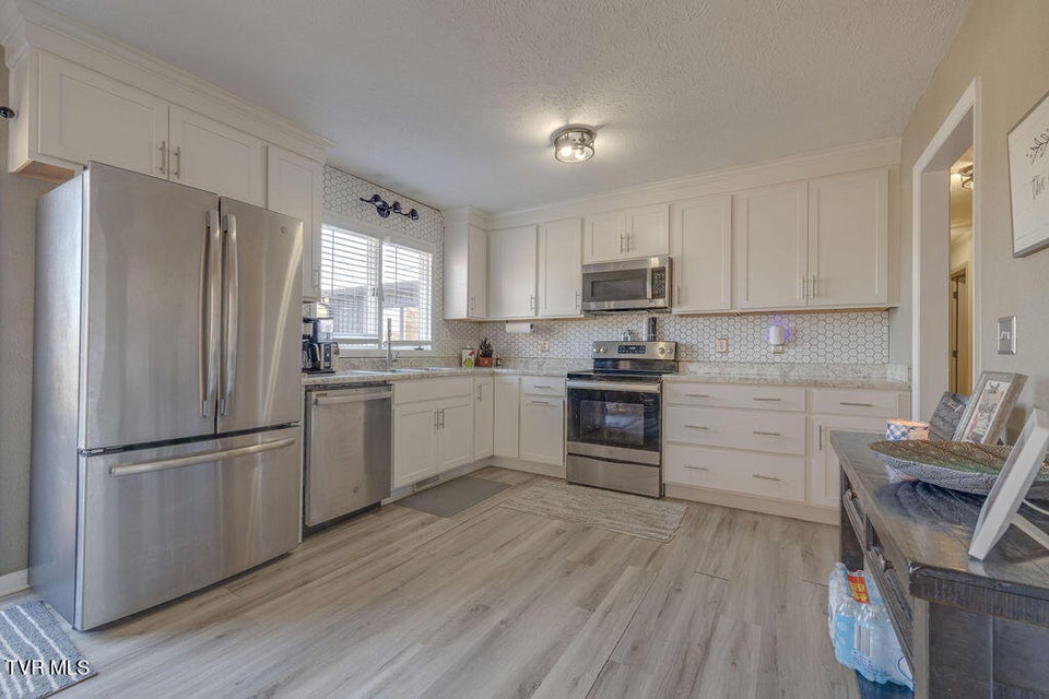 Photo #11: 2005 Malvern Drive