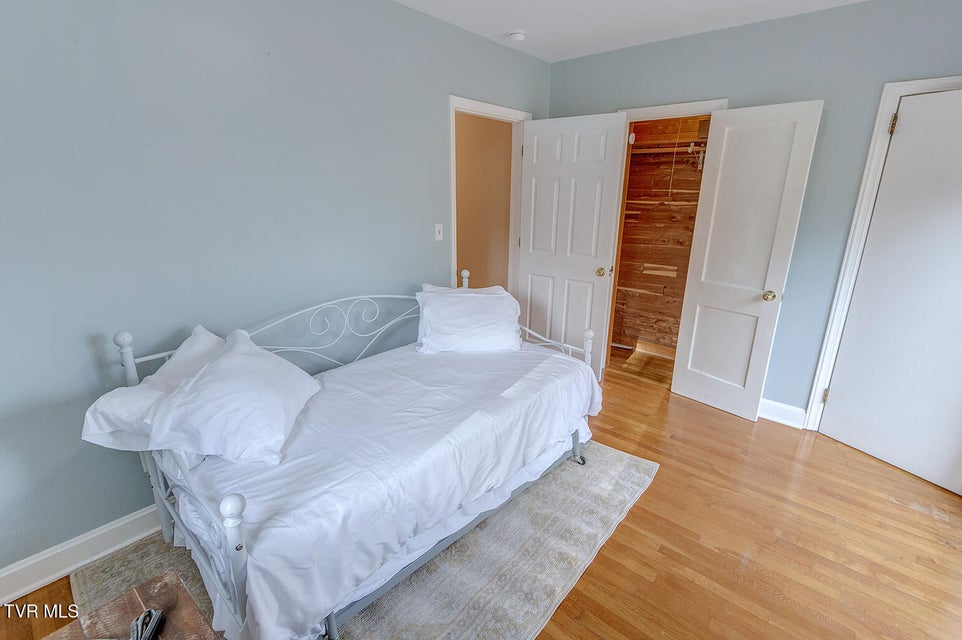 Photo #14: 203 Cherokee Street