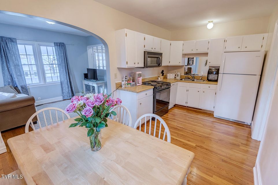 Photo #10: 203 Cherokee Street