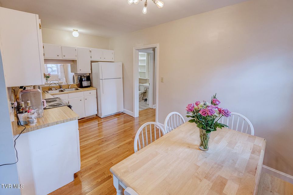 Photo #11: 203 Cherokee Street