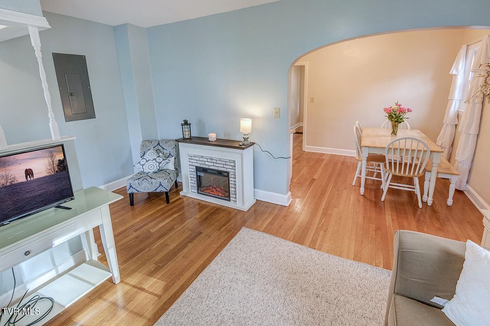 Photo #7: 203 Cherokee Street