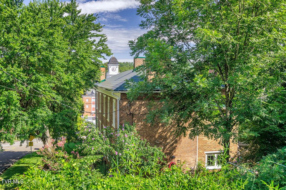 Photo #49: 203 Cherokee Street