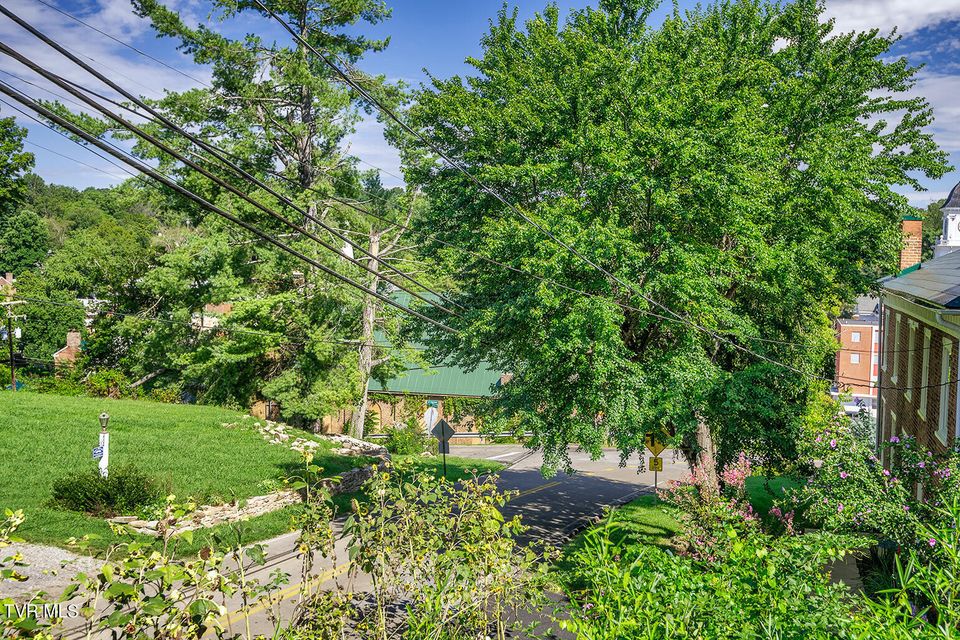 Photo #45: 203 Cherokee Street