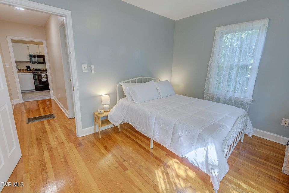 Photo #40: 203 Cherokee Street