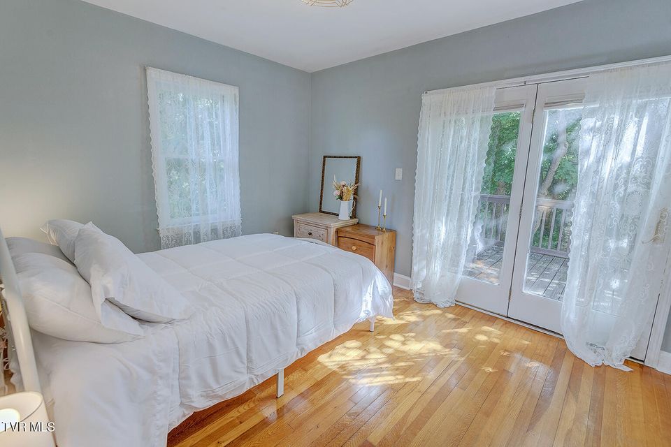 Photo #43: 203 Cherokee Street