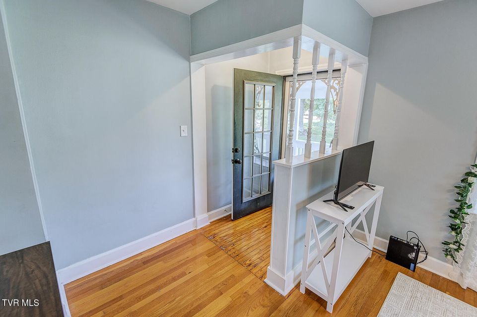 Photo #32: 203 Cherokee Street