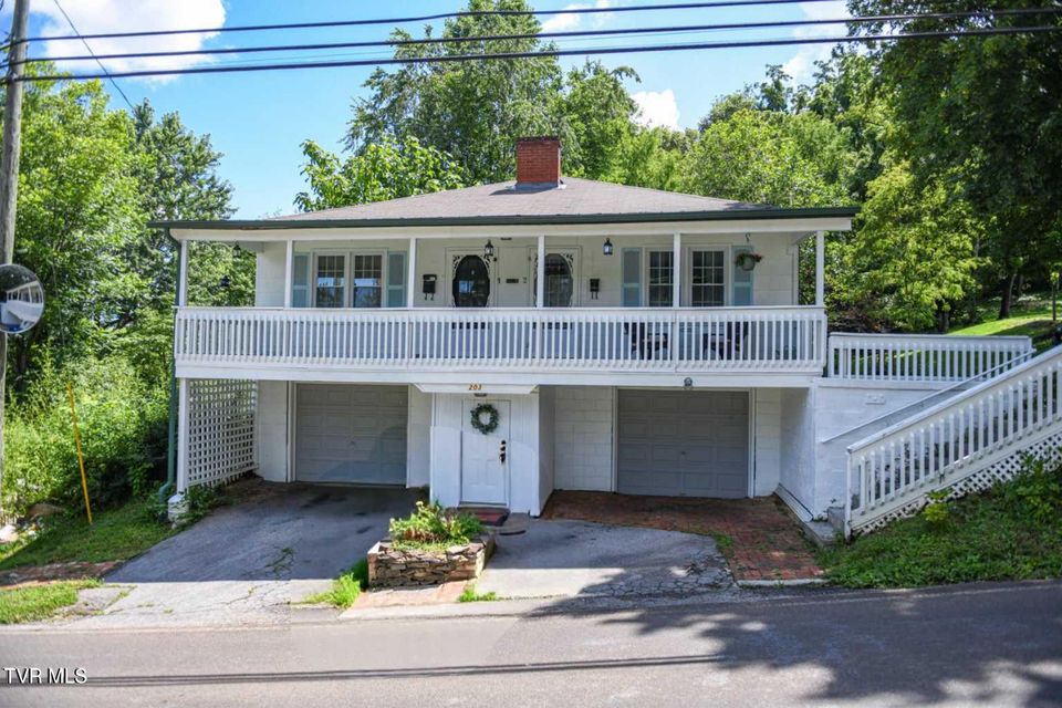 Photo #2: 203 Cherokee Street