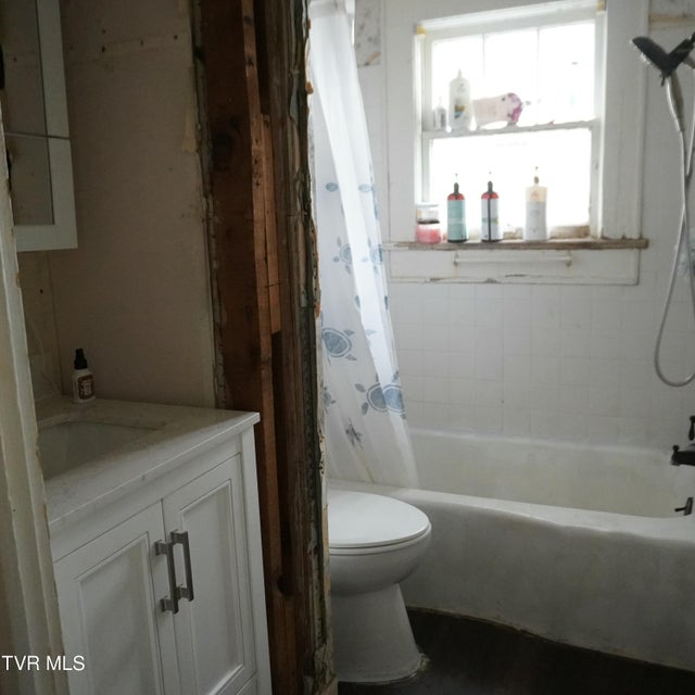 Photo #5: 143 Massey Street