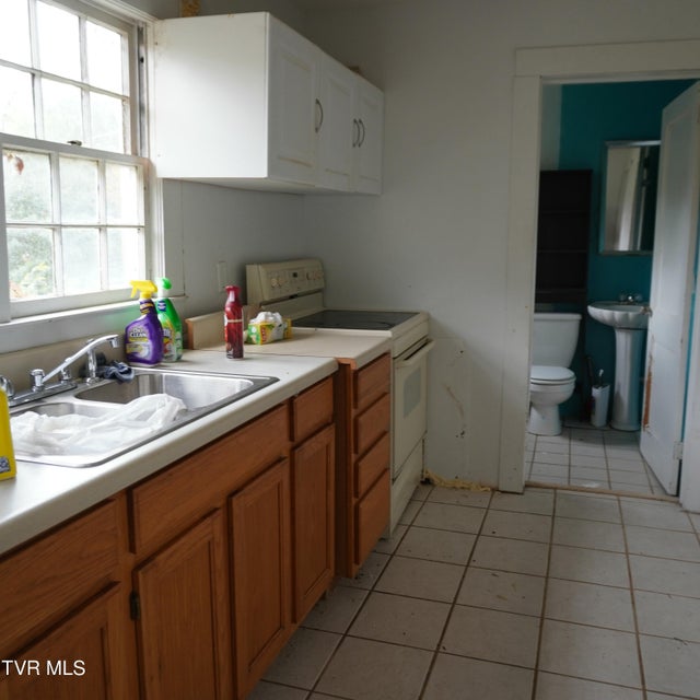 Photo #12: 143 Massey Street