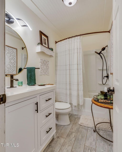 Photo #14: 1370 Hickory Cove Road