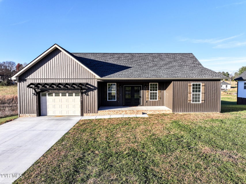 Photo #2: 210 Emperor 