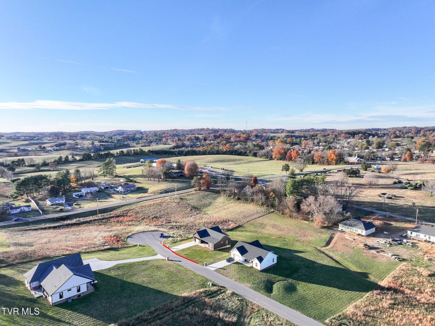 Photo #49: 210 Emperor 