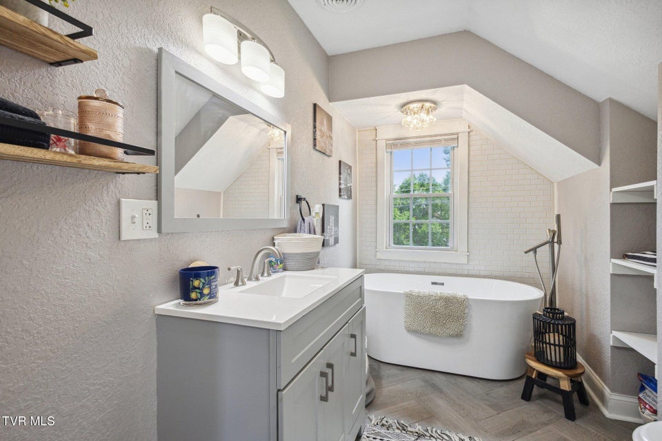 Photo #21: 800 Oakdale Road