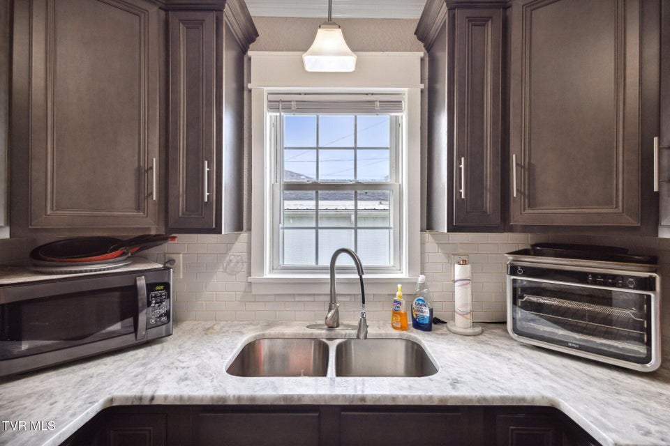 Photo #11: 800 Oakdale Road