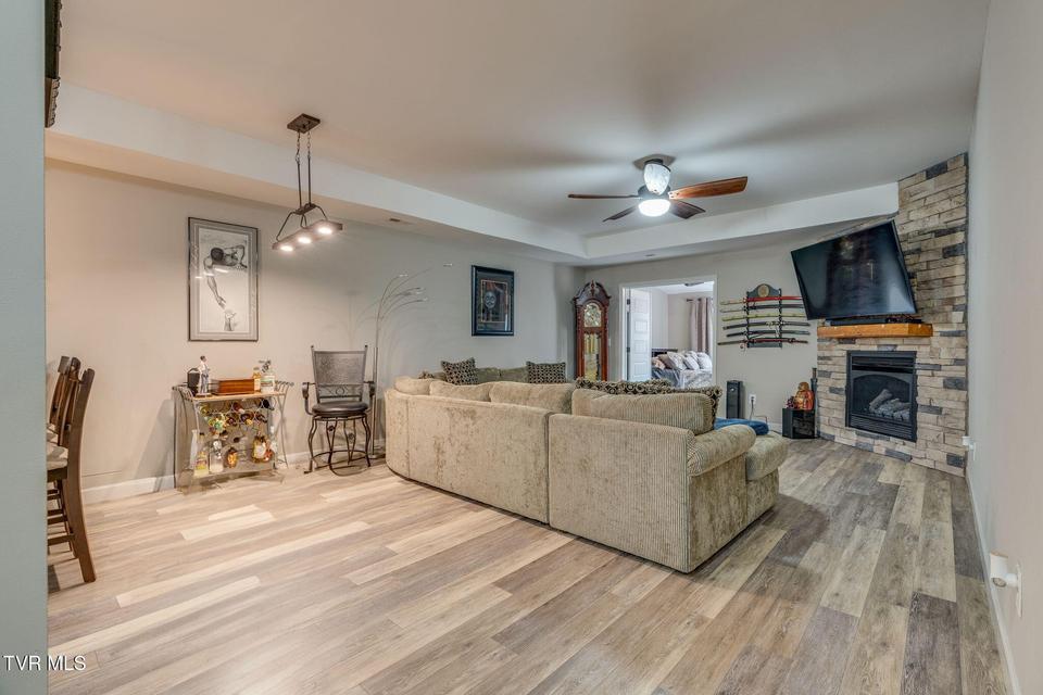 Photo #7: 1039 Traders Walk