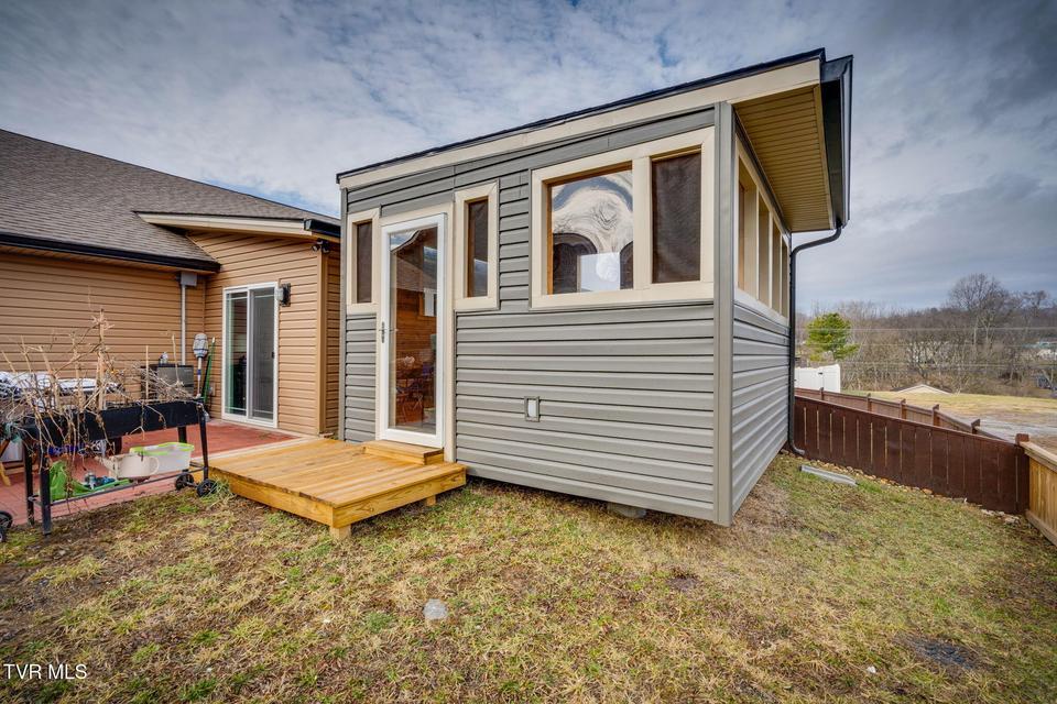 Photo #22: 1039 Traders Walk