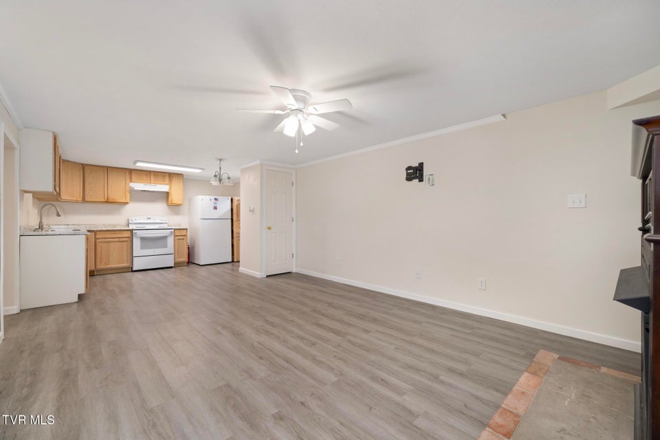 Photo #33: 133 Bishop Circle