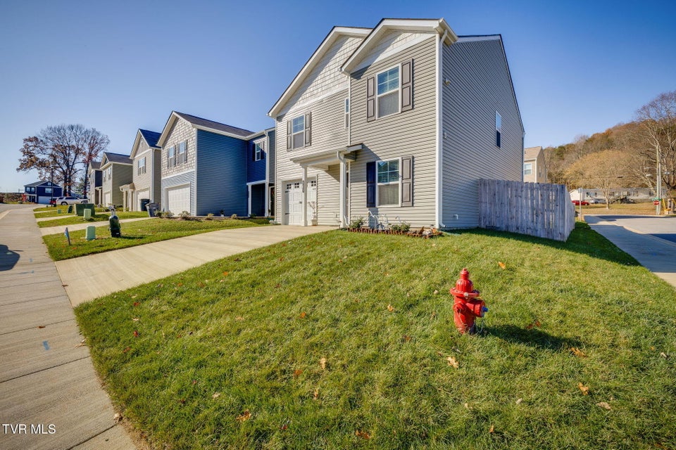 Photo #3: 701 Newtons Way