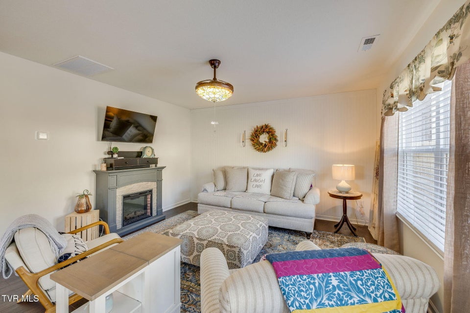 Photo #7: 701 Newtons Way