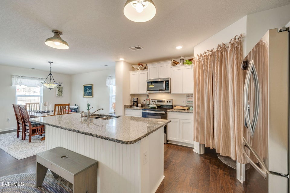 Photo #10: 701 Newtons Way