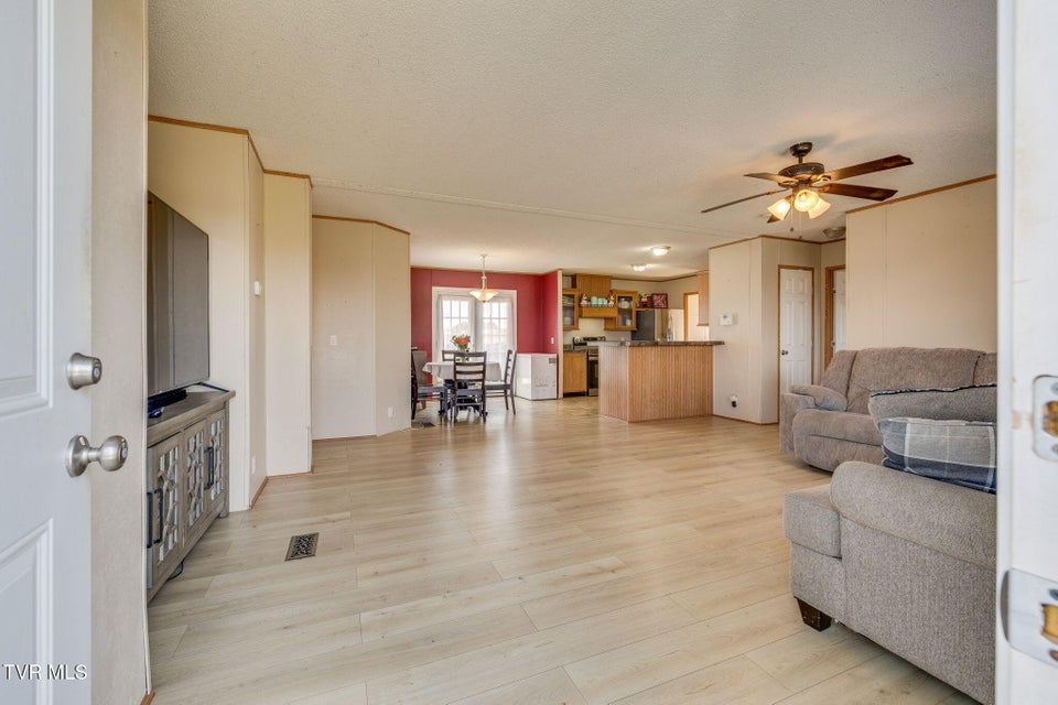 Photo #6: 175 Forest Road