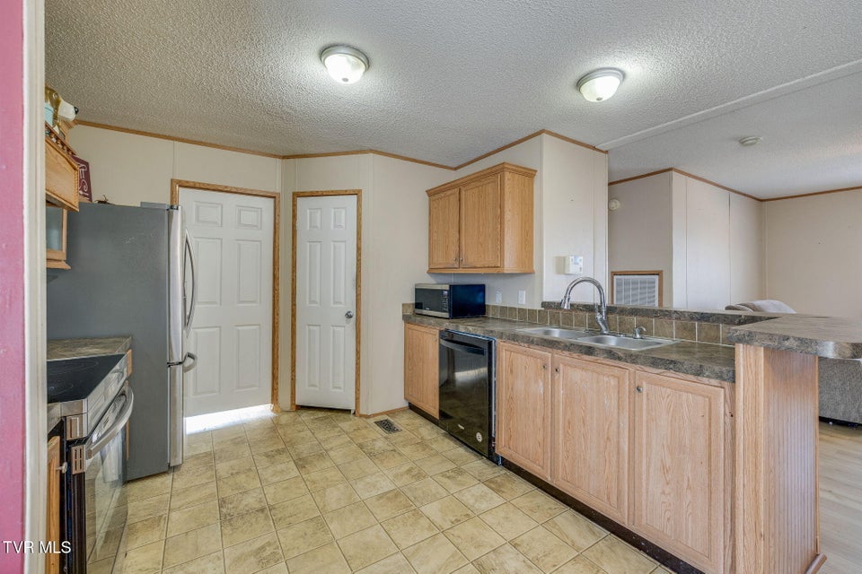 Photo #11: 175 Forest Road