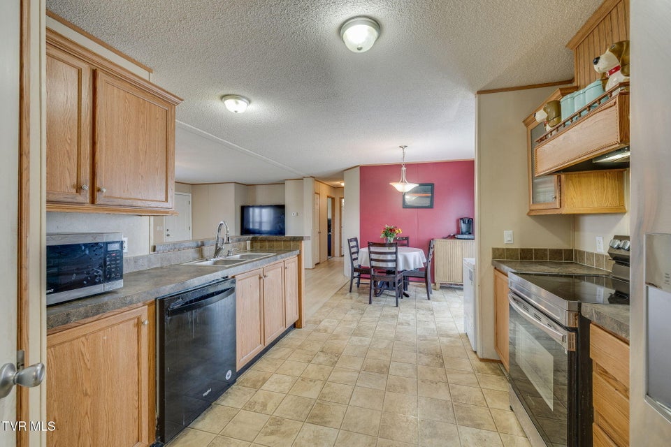 Photo #12: 175 Forest Road