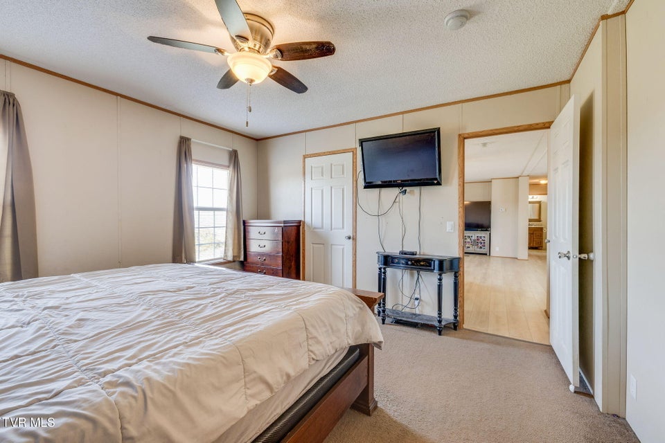 Photo #14: 175 Forest Road