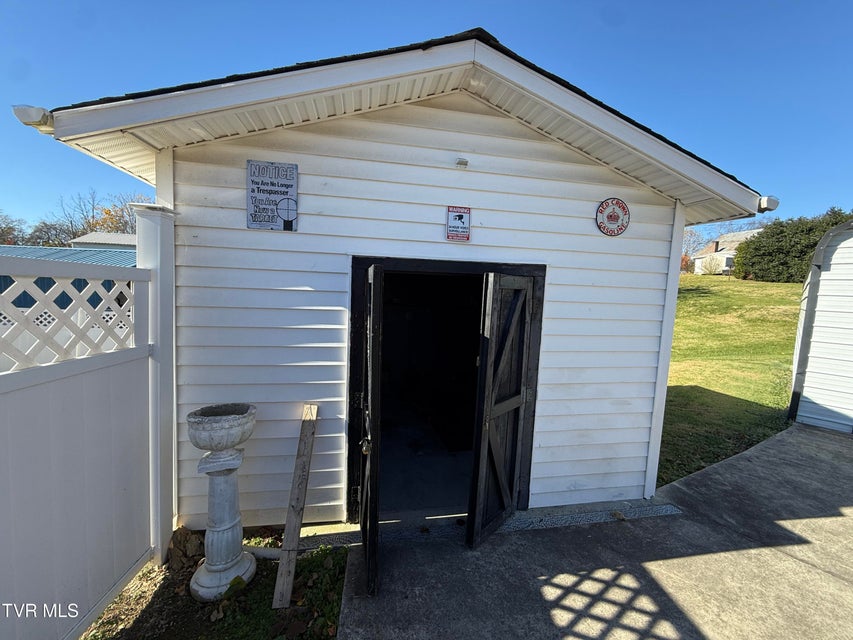 Photo #21: 116 Magnolia Avenue