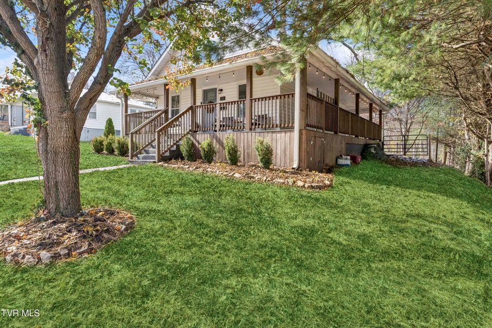 Photo #42: 706 Treadway Street