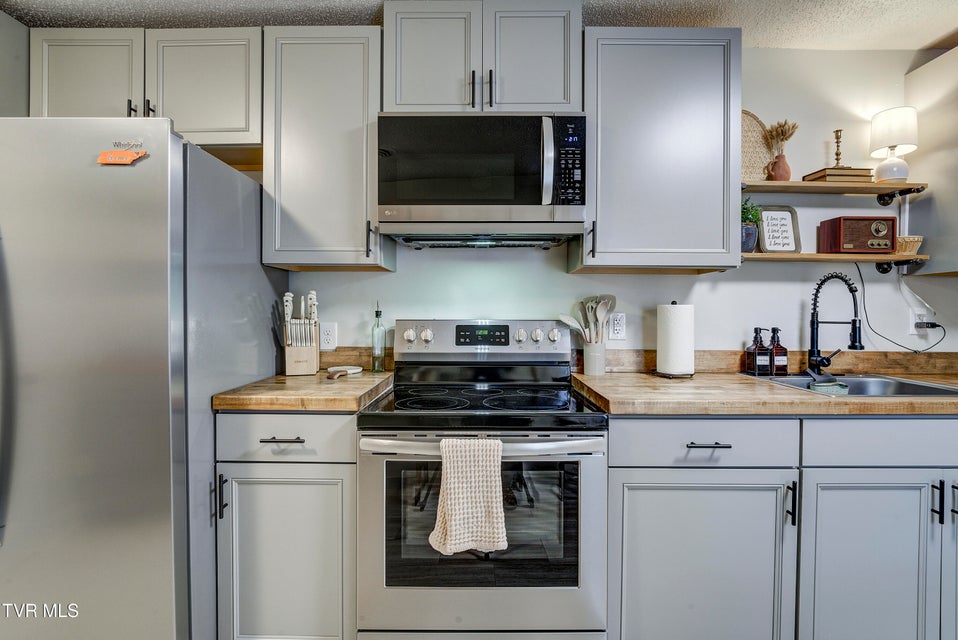 Photo #13: 706 Treadway Street