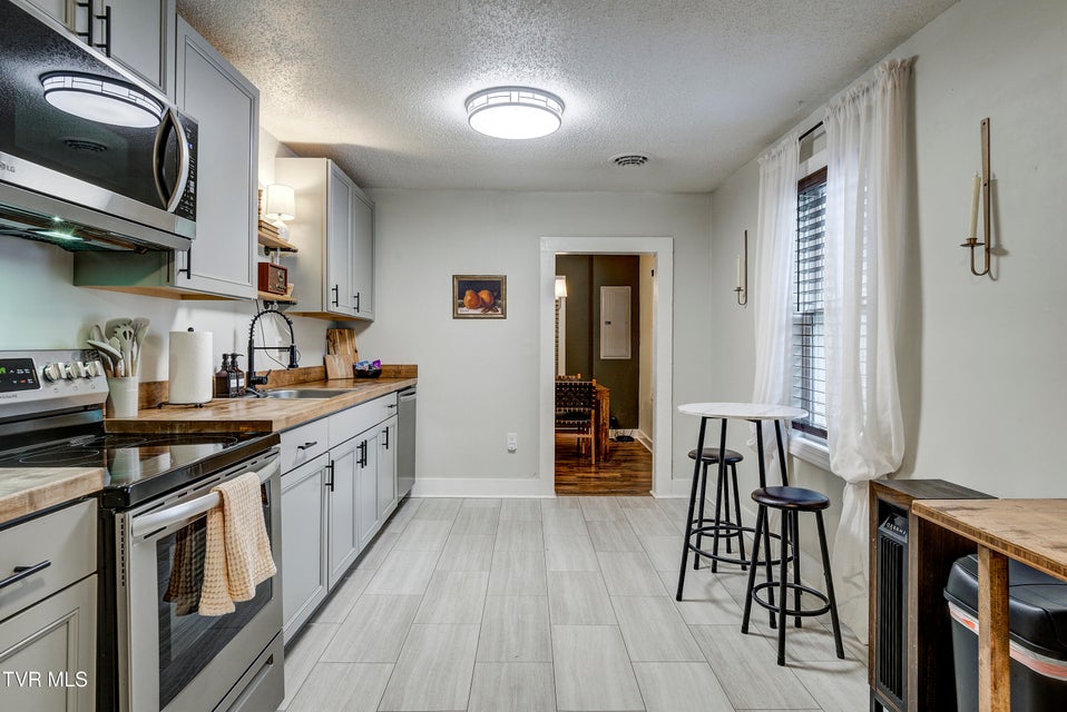 Photo #18: 706 Treadway Street