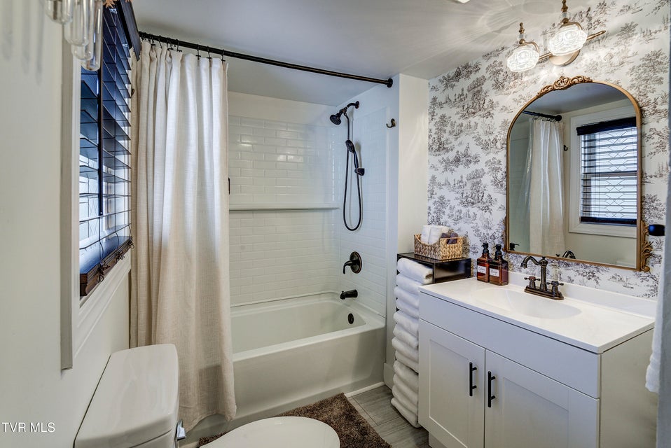 Photo #33: 706 Treadway Street