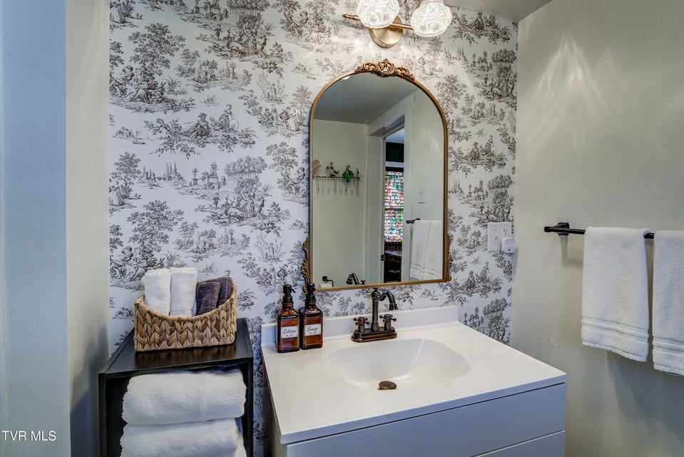 Photo #35: 706 Treadway Street